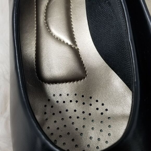 SOFT STYLE BLACK SIZE 9.5 W. - Picture 6 of 12